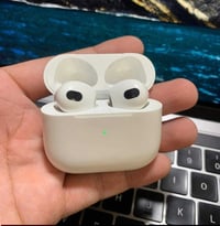 Air pod 3 #الجيل_الثالث اصلي أمريكي ( بالة ) النظافة 95%  بدون ايكلود ...