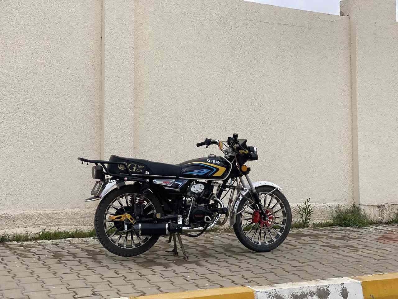 سلام عليكم من رخصه الادمن                                                        دراجه سولنگ محرك 200زنجيل موديل 24شكل25  نضافه ونشاط خير من الله تجي تفحص وتشوفً لسعر 950وبي مجال  +اي استفسار خاص


**إذا كنت صاحب هذا الإعلان وتريد حذفه لأي سبب، رجاءا أرسل رسالة إلى الدعم الفني**