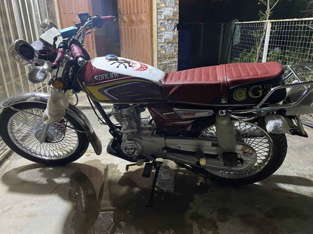 عمي السلام عليكم وين محبين تايكر جبتلكم قطعه فول نضافه صارلي سبوع من منزله صلنصه رياضي واذا تريد صلنصه الكاتم لبلاد مالته هم موجوده حجي اني ما احجي صور تحجيلك عله نضافه وتجي تشوفه بعد احلاه محرك نضيف كلشي مابي شاير وكهربائيات كله شغل تعال فحص وشوف اي نقص ينزل من سعره وشراي يدلل سعر ٨٥٠ مكاني ديالى شهربان متواجد اكثر شي عله الواتساب وهذه رقمي ***********
