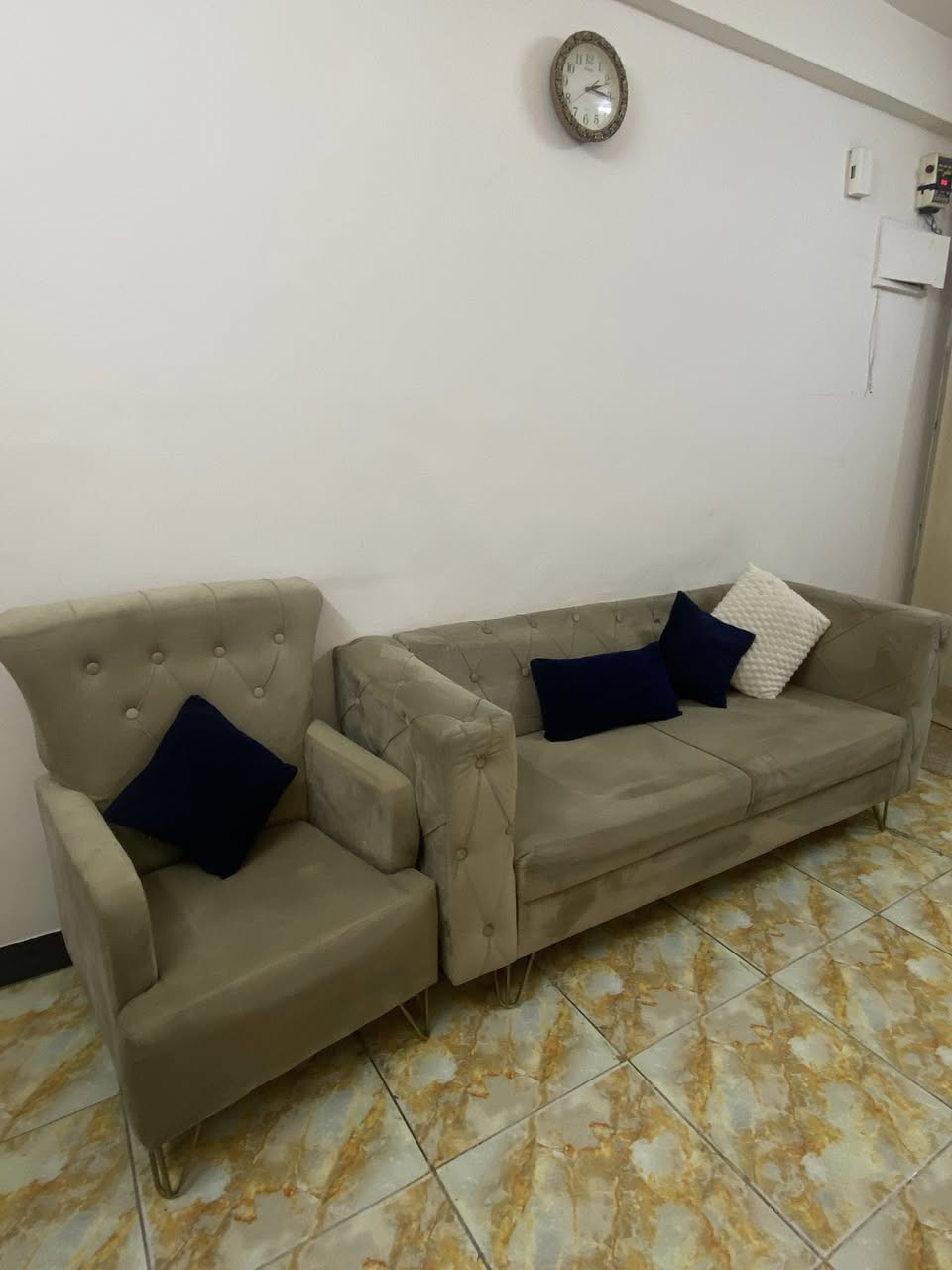 تخم نظيف ومرتب 10 مقاعد بي ملاحظات بسيطه مؤشره بالصور سعره 250 بي مجال بسيط مكاني الحريه


**إذا كنت صاحب هذا الإعلان وتريد حذفه لأي سبب، رجاءا أرسل رسالة إلى الدعم الفني**