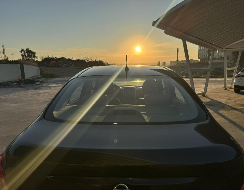 سيارة نيسان صني رقم دهوك للبيع بدون حادث، استخدام شخصي ومعتنى بها بشكل منتظم.
التفاصيل:

 • الموديل: 2023

 • نوع المحرك: 4سلندر 1500 

 • ناقل الحركة: أوتوماتيك

 • اللون: رصاصي فيراني

 • عدد الكيلومترات: 25198 كيلو متر

محرك وكير شرط 

المواصفات: فول عدا فتحة سقف وبصمة

💰 السعر: 125$ (بيها مجال بسيط)

مكان السيارة: الموصل

للاستفسار الجاد يرجى التواصل على واتس اب فقط رقم ***********
