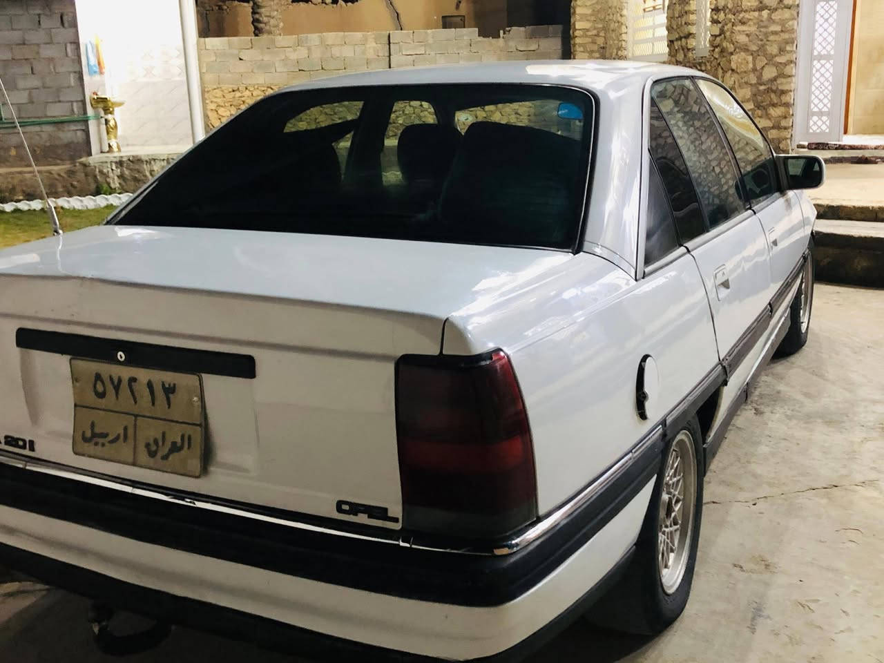 اوبل اوميكا موديل 93 للبيع بلاديه كير ومحرك شرط حيل مرتبه 
السعر 40 وبيها مجال ***********
