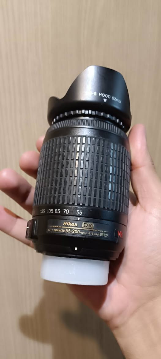 📸 عدسة Nikon AF-S DX NIKKOR 55-200mm f/4-5.6G ED VR للبيع
🔹 الماركة: Nikon
🔹 الموديل: AF-S DX NIKKOR 55-200mm
🔹 الفتحة: f/4 – f/5.6
🔹 الماونت: Nikon F (DX – مخصصة لكاميرات نيكون كروب)
🔹 المدى البؤري: 55mm إلى 200mm
🔹 التثبيت: VR (مانع اهتزاز)
🔹 المحرك: AF-S (أوتوفوكس صامت وسريع)
🔹 قطر الفلتر: 52mm
🔹 العدسات الداخلية: ED (لتقليل التشوه وزيادة الحدة)
🔹 مناسبة لـ: تصوير بورتريه – طبيعة – رياضة – فيديو
📦 الحالة: نظيفة جدًا / مستخدمة استخدام خفيف
📦 الملحقات: غطاء أمامي + غطاء خلفي + هود (مثل الظاهر بالصور)
✅ تعمل بكفاءة عالية
✅ بدون فطريات أو خدوش مؤثرة
💰 السعر: (150 سعر نهائي)
📍 الموقع: (بغداد)


**إذا كنت صاحب هذا الإعلان وتريد حذفه لأي سبب، رجاءا أرسل رسالة إلى الدعم الفني**