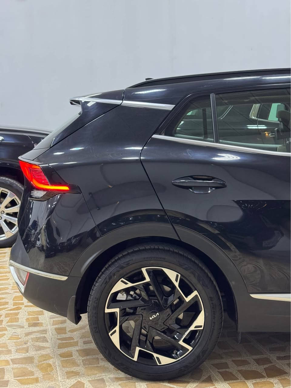 سعر بلاش:-٢٢٠$ بي مجال😱
كيا سبورتاج شركه نيم خليجي ضمان
موديل:-٢٠٢٣
سياره فول مواصفات (بانوراما-كشينات تتفيه-ستيرن تتفيه-رادار-حساس-كاميرا—-فول فول)
٢٧الف كم ماشيه 
سعر مناسب ٢٢٠$ بي مجال
رقم موبايل و واتس اب:-*********** أربيل, العراق
