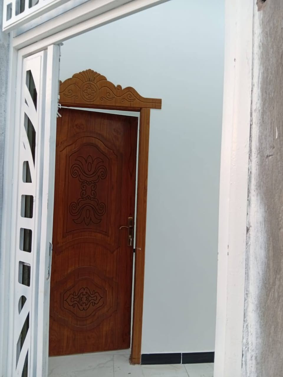 يعلن مكتب عقارات الاصدقاء عن وجود بيت طابو عراقي زراعي في ابو الخصيب كوت الحمداني  عن مساحه 200 م   ويحتوي البيت على كراج + دوانيه+ مطبخ + صاله+ غرفتين نوم+ صحيات داخليه وخارجيه  /// علمن انه البيت جديد وجاهز للسكن  ///  السعر المطلوب /// 85 ///وقابل للتفاوض الاستفسار على هاذه الرقم***********
