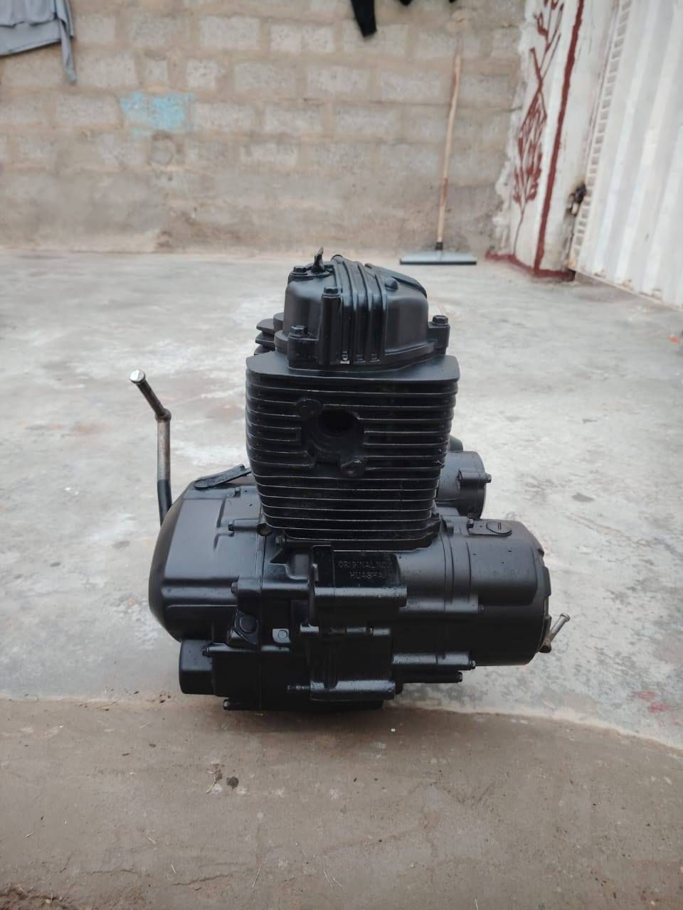 سلام عليكم محرك خيرمن الله شقال كلشي مابي لمكان عزيزية  سعر 75  رقم ***********
