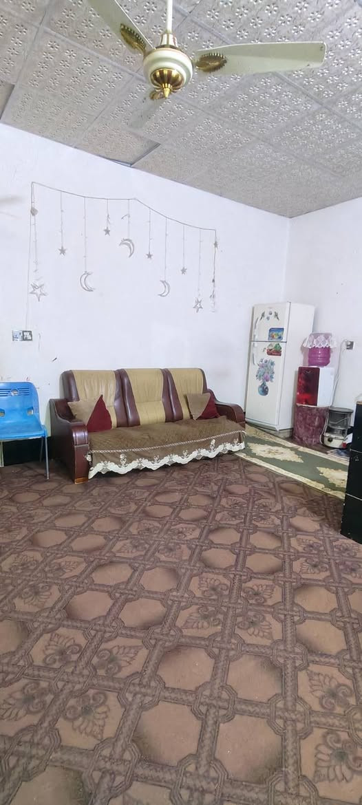 👋سلام  عليكم ♦ #مكتب_عقارات_الهمام_1♦دار للبيع  

      ♦#كل_شيء_بالتخمين__الا_العقار_بالتثمين♦

💵💵💵#السعر_البيع_15مليون  مع مجال التفاوض 

دار للبيع مساحة 50م طابو زراعي سند 25 

 يحتوي 1غرفة نوم  صالة    مطبخ  صحيات 

🌏#الموقع__الكوفة البراكيه شارع المعمل مقابل مدرسة الشهيد علي الرماحي 

لتواصل والاستفسار مراجعة ♦#مكتب_عقارات_الهمام_1♦ الكائن في #الكوفة #شارع المعمل قرب مستشفى البيطري 
*********** واتساب  وا اتصال 
    ♦نستقبل عروضكم مدار 24 ساعه
