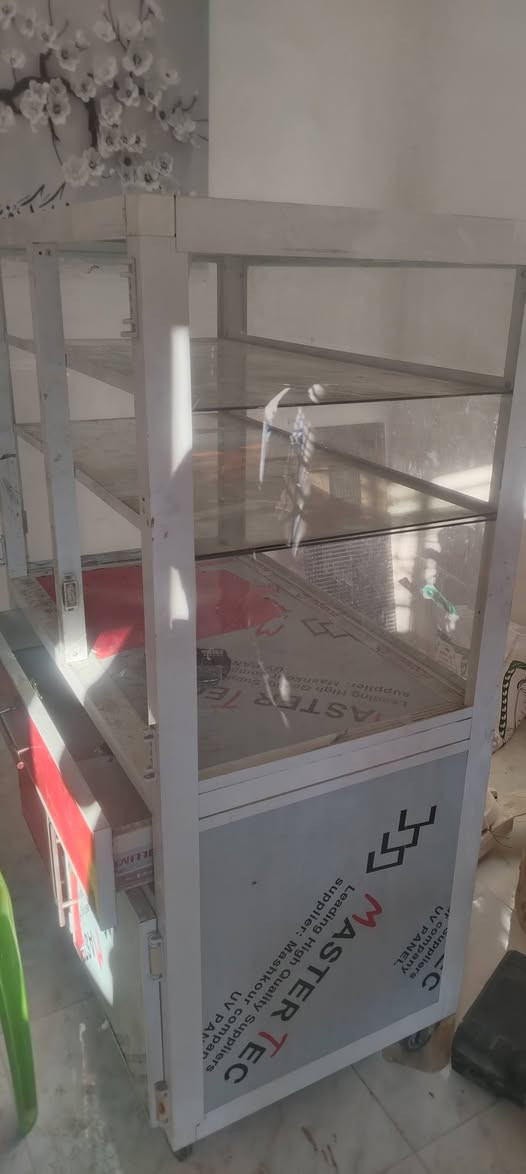 للبيع الميز ٧٠ قفلو
جام خانه ٨٠ قفلها عنواني حي القدس
***********
