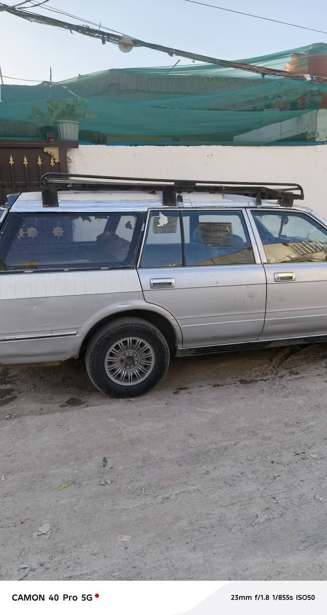 السلام عليكم سياره استيشن سيدان رقم انكليزي سنويه تنتهي ٢٠٣١سياره باسمي بيها خيط تبخير تايرات ٤ جديد تخم عنوان بغداد الشعب حي البساتين سعر ٣٥ورقه وبيها مجال بسيط لا يوجد عليها غرامات مصفره كلها الاتصال ***********
