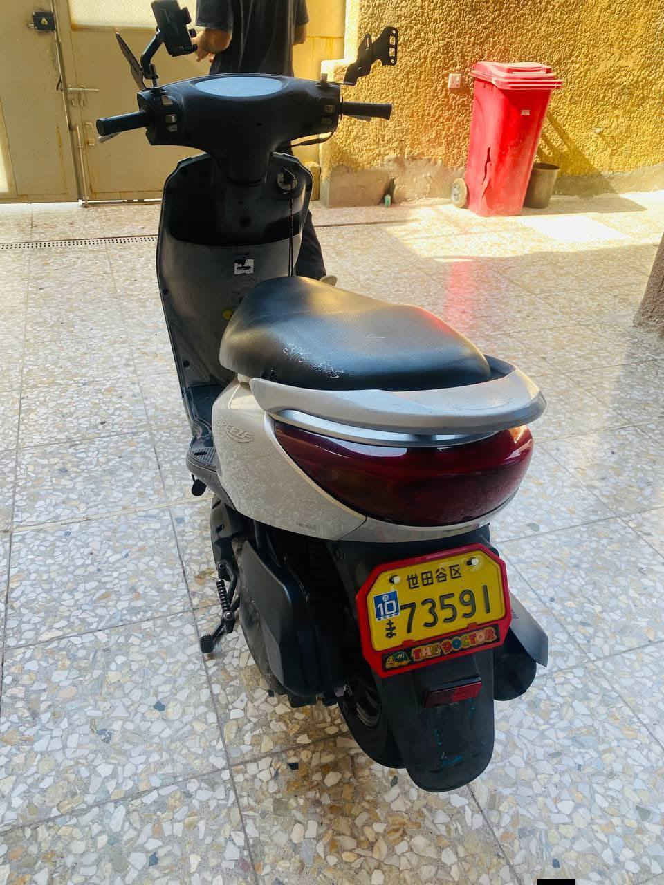 سلام عليكم بريز دراجة نضيفه حيل نضيفه بعدهه جديده مصارلي هواي مــטּ نزلتهه ربمة مكينه مكفوله دراجة اكفلهه الك مــטּ فوك ليجوة برغي مناقصهه كلشي شغال بيهه كفاله عامه 700 مكاني بغداد البياع 
للستفسار ***********
