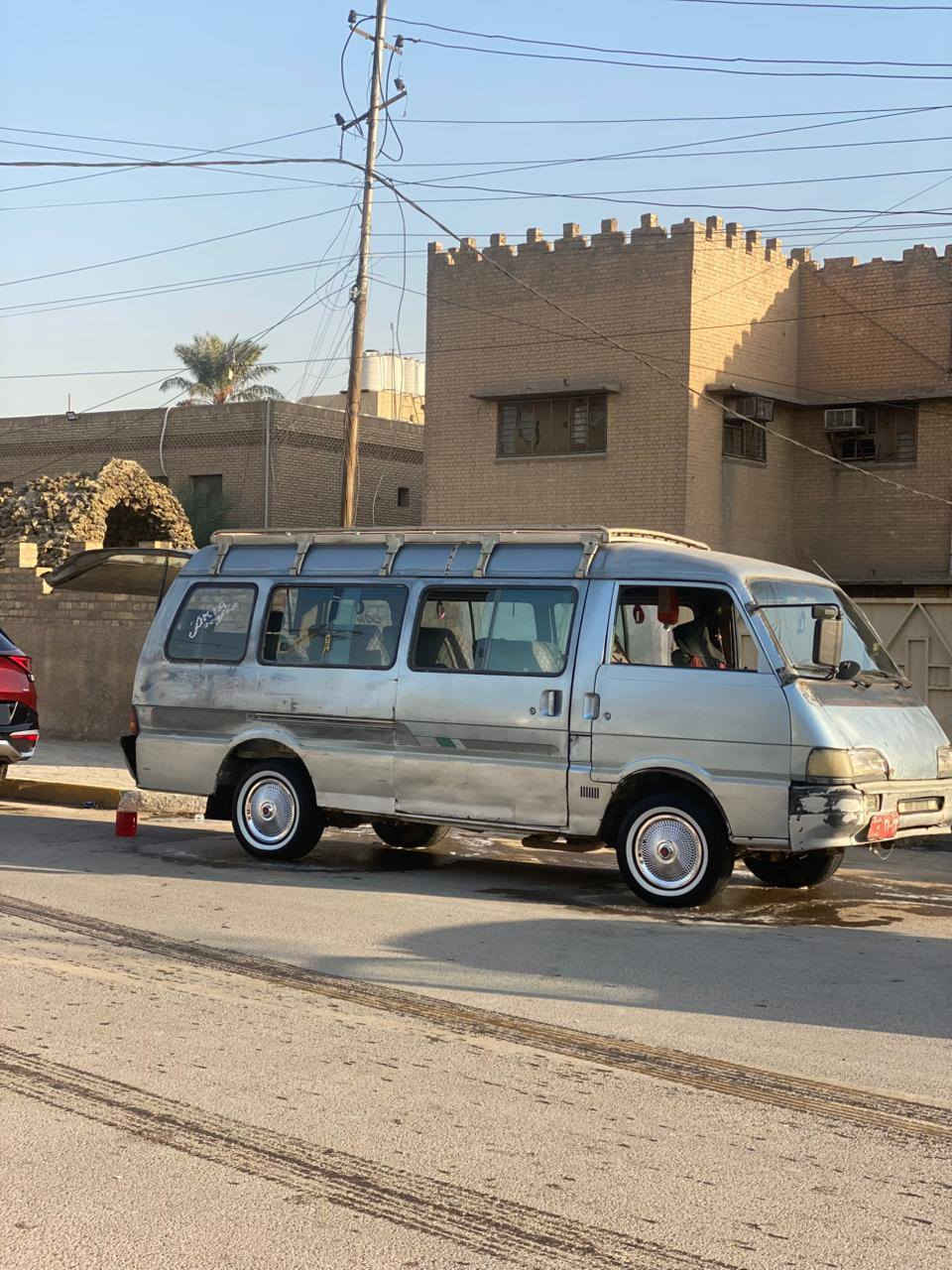 سلام عليكم سياره اسياه  موديل  93  ابيع رقم بغداد احمر سياره جاهزه من كلشي تخم تاير جديد حداديه جديده صدر امامي خلفي جديد مكينه كير اكسل جديد  سياره نضيفه بيه بيبان ثنين تيديل سايق ولصدر جدد تحويل ثاني يوم سعر 45 وبيها مجال مكان بغداد  الستفسار / ***********/  /***********
