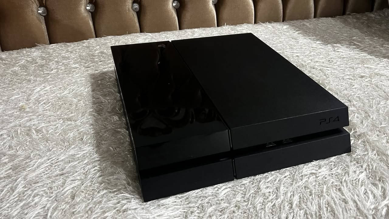 سلام عليكم
جهاز PS4 Fat نظيف جداً وبحالة ممتازة، مامفتوح واستخدامه قليل جداً. يعمل بنظام 11.50 (قابل للتهكير)، ويتميز بأداء هادئ وبدون حرارة زائدة.
• الملحقات: جويستيك أصلي + جويستيك تجاري + كيبل HDMI + كيبل الكهرباء.
• المميزات: شرط الفحص + يتوفر توصيل لجميع محافظات العراق.
السعر :- 260 و بي مجال للطيبين 💸
• للاستفسار خاص و تدلل 🤍🤝


**إذا كنت صاحب هذا الإعلان وتريد حذفه لأي سبب، رجاءا أرسل رسالة إلى الدعم الفني**