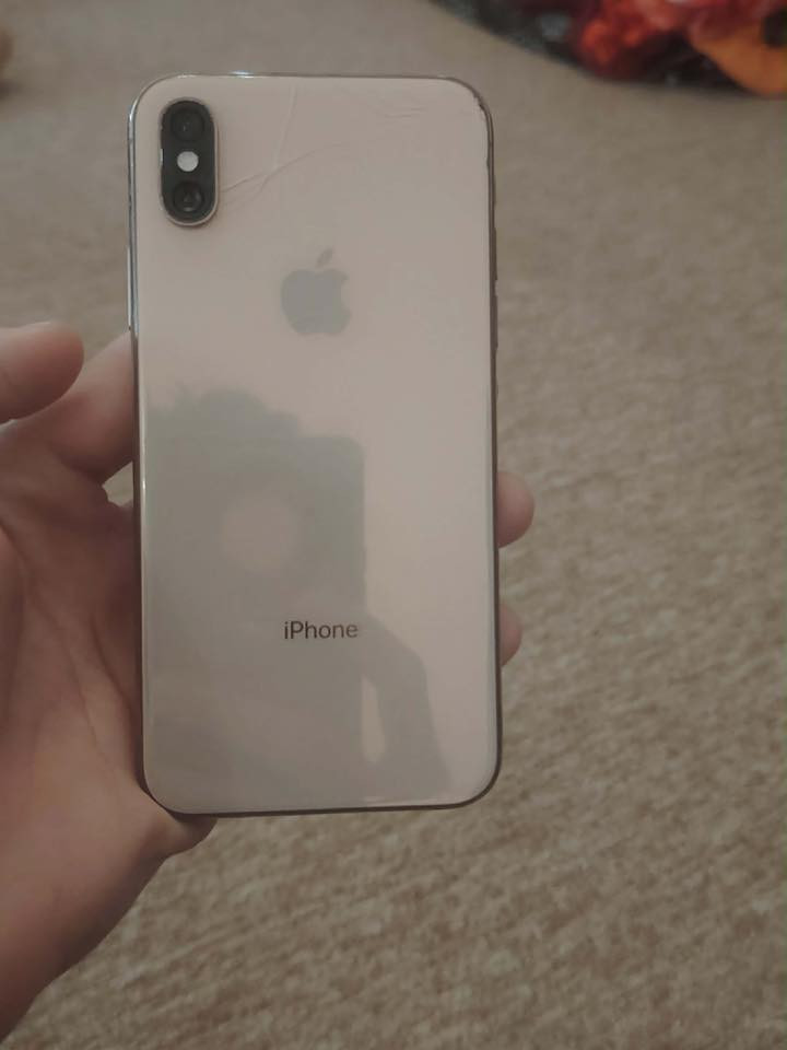 ايفون Xs
ذاكره 256
بطاريه 100
فريم 60
بي ضربه بل كامره اماميه بروتو شغال 
للبيع او مراوس


**إذا كنت صاحب هذا الإعلان وتريد حذفه لأي سبب، رجاءا أرسل رسالة إلى الدعم الفني**