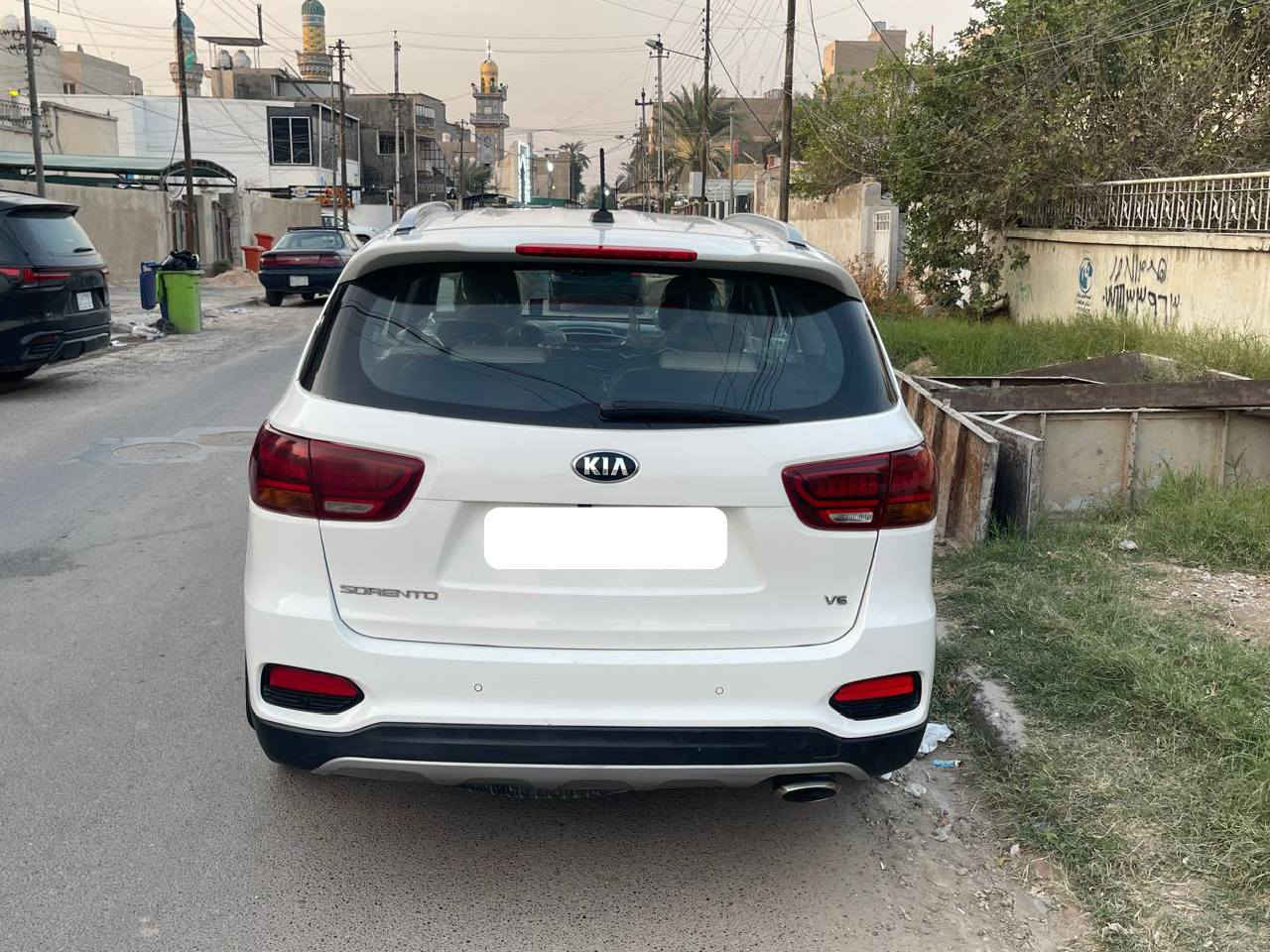 السلام عليكم سورنتو 19خليجي رقم بغداد جديد انكليزي محرك 6سلندر كير ومحرك على وضع الشركة  تبريد ثلاث قطع كشنات جلد جنطة كهربائيه بصمه بيها صبغ بالجاملغ الخلفي السعر 240$ موبايل ***********
