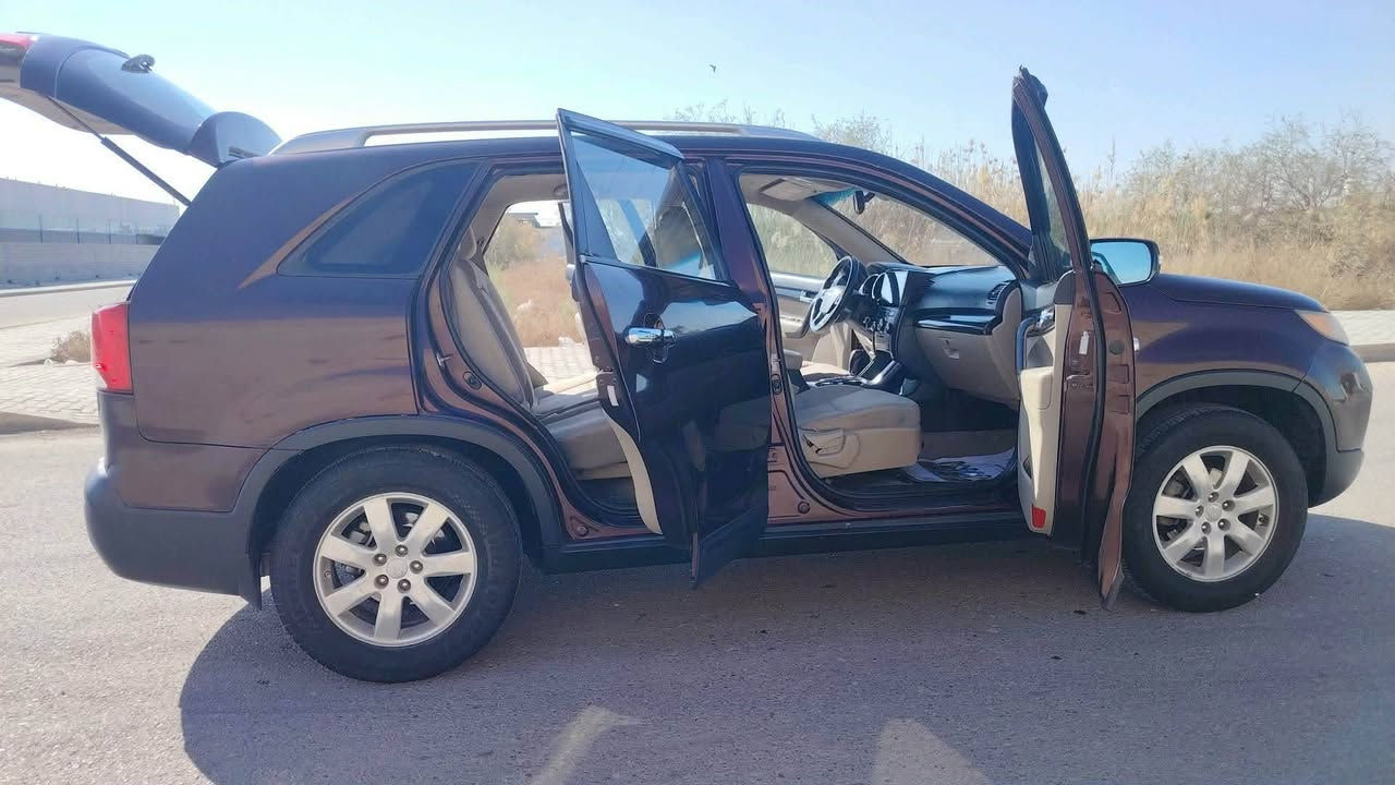 السلام عليكم سورنتو ٢٠١٢ أمريكي  بيهة بس البنيد مصلح جاهزة رقم بغداد*********** عنواني بغداد محمودية
