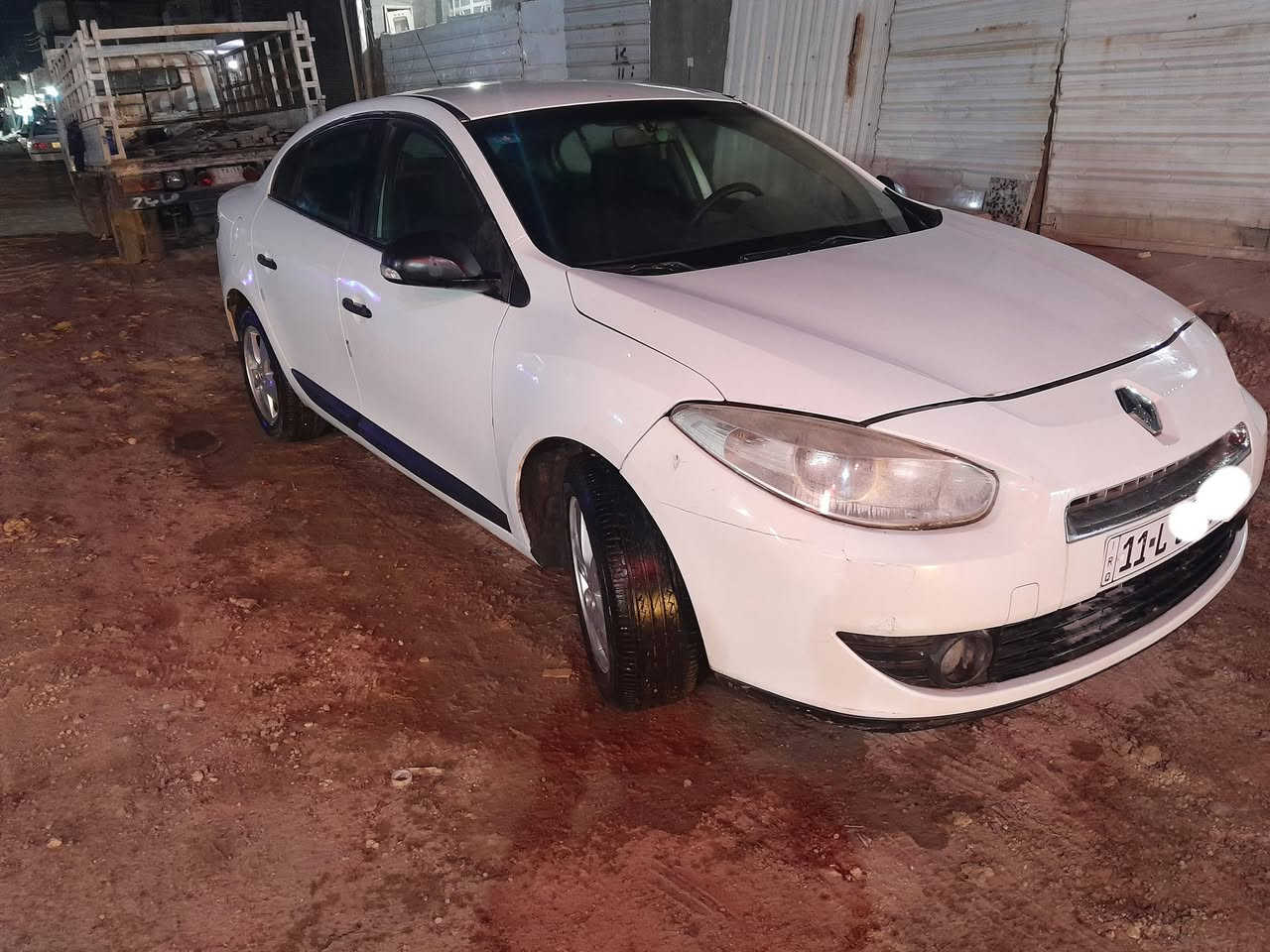 رينو فلونس مديل 2012 رقم بغداد انكليزي باسمي سعر 70 ورقة وبيها مجال سيارة بلاديه على وضع الشركة ماشية 80 الف  مكان بغداد  ***********
