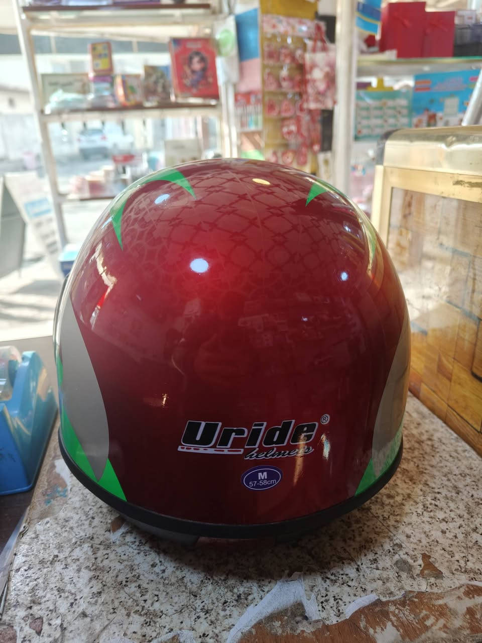 السلام عليكم.....خوه للبيع للعلم الخوذةجديده ما مستخدمة الموقع حمام العليل ***********
