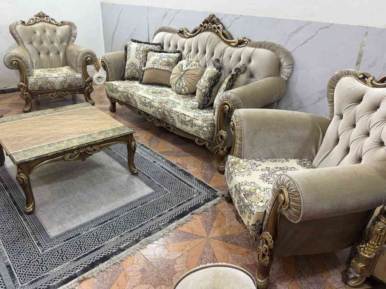 تخم زان تركي ١٠ مقعد مع طبله وسطيه اخو الجديد ولا غلطه فول نضافه *********** وات ساب بغداد, العراق
