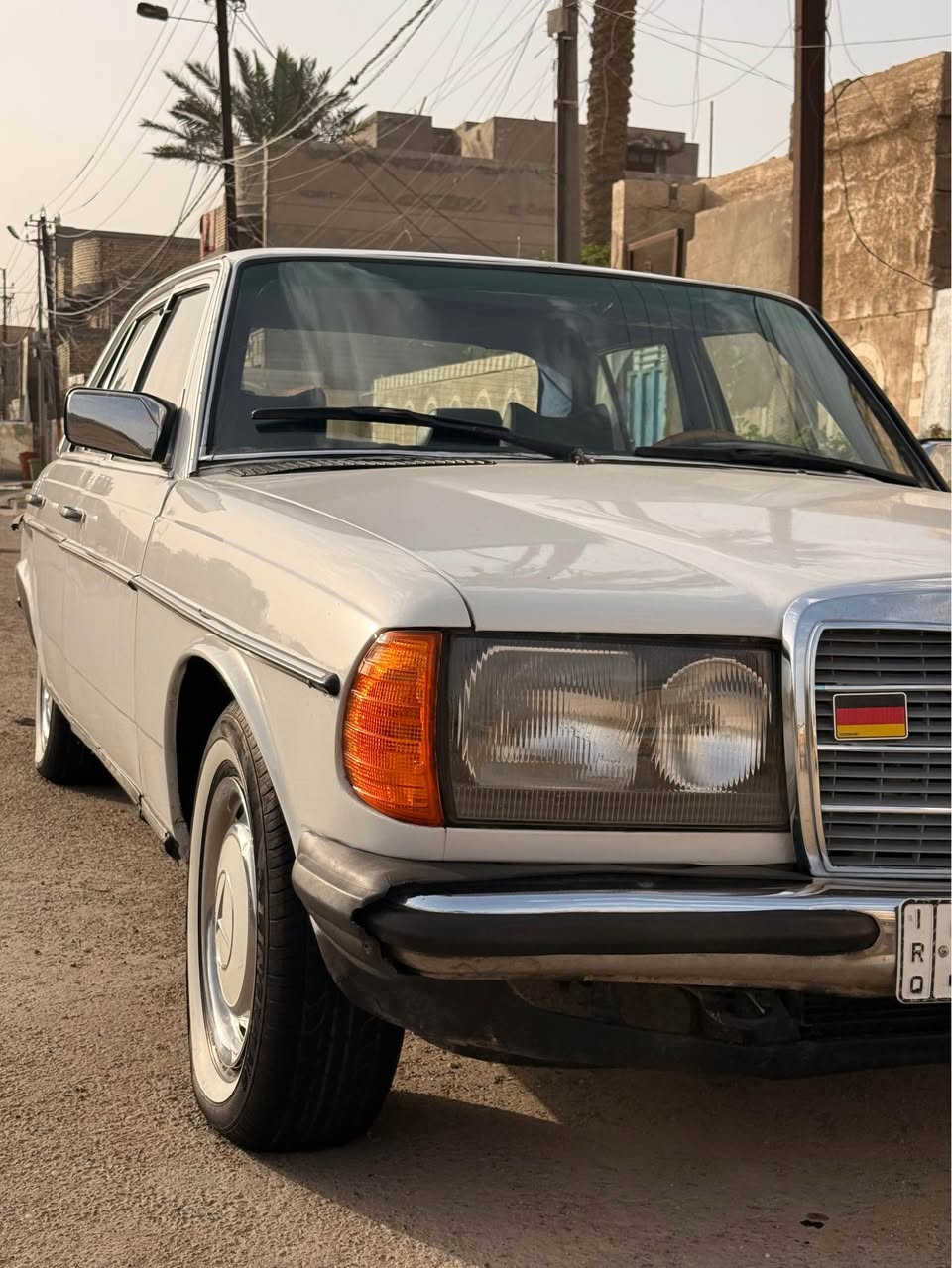 مارسدس123w ابو جحيل
موديل 1984
محرك vvt2500 ديلكو
مكاني بغداد 
تحويل مباشر صاحبها بديالى اكفلك تحويل
تبريد شغال منظومه جديدة ثلج 
مكاني بغداد
السعر 52 وبيها مجال
*********** بغداد, العراق
