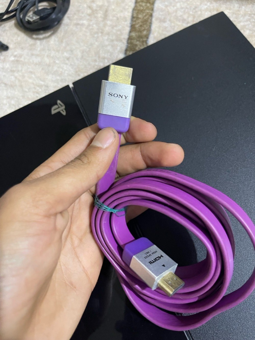 السلام عليكم بلي 4 فات مستعمل بس جهاز جديد نضيف نضافه(99) بلميه اصلي نسخه سعوديه اصلي وما مفتوح ولا مصلح ولا شايف تصليح ملحقات كامله واير (HDM )اصلي من سوني جوستك اصليه وليس تجاريه مكفول من تصليح ولفتح واي خلل تاخذه بلاش ويا قرص درايفر كامل ملحقات تجي تشوفه تشغله وشسوي بيه سوي حسب قناعتك مكاني البصره الزبير. السعر.  [250 ] الف وبيه مجال لمو شراي لا يراسل ولا يتصل رقم تلفون *********** بيه وتساب وخط.  تحياتي الكم. 