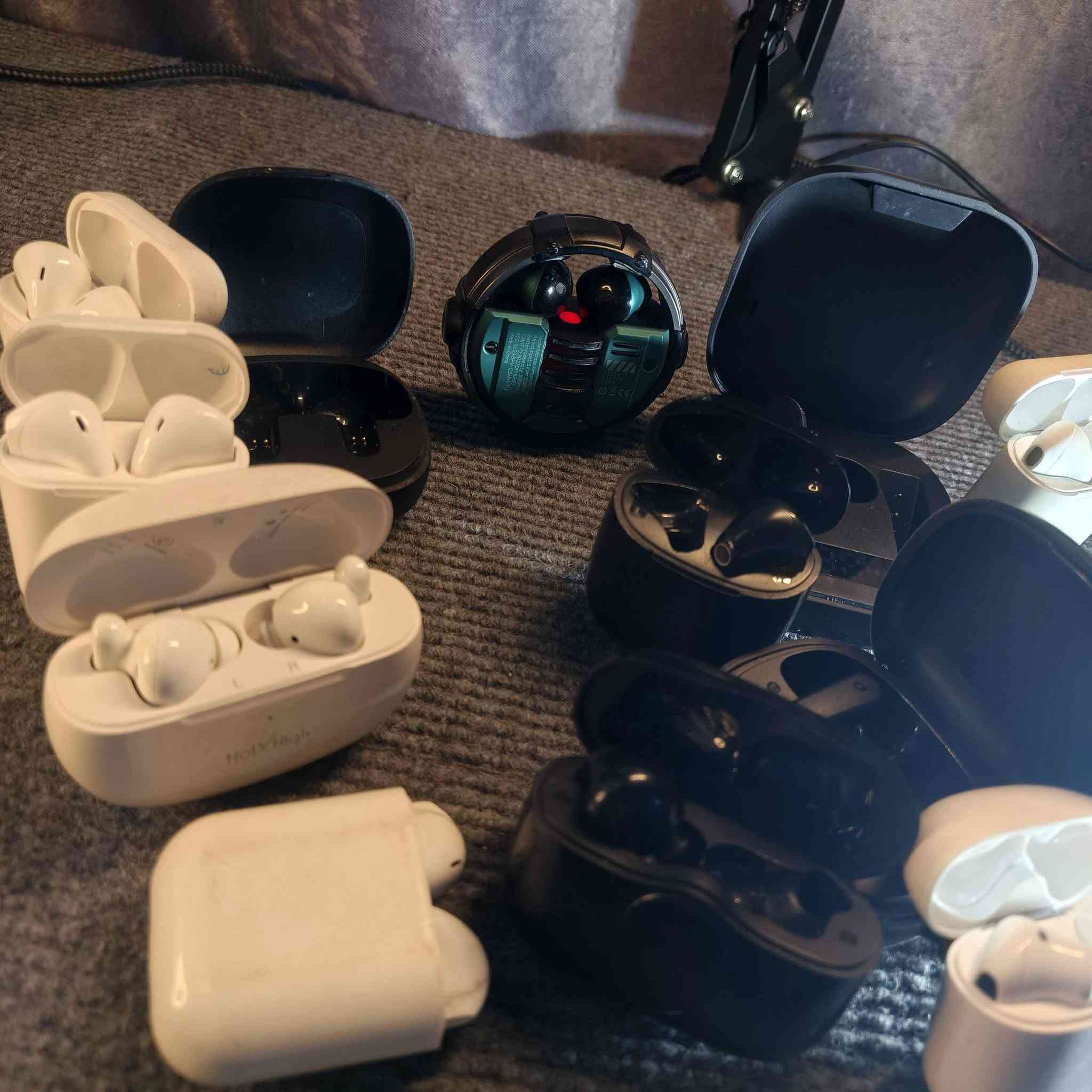 شلعة ايربودات 12 ماركات بيهن شغال وبين فحم وبيهن بس كفر،، سعر القطعة 2000
البيع شلعة فقط
السعر 29 مع التوصيل
العدد 12


**إذا كنت صاحب هذا الإعلان وتريد حذفه لأي سبب، رجاءا أرسل رسالة إلى الدعم الفني**