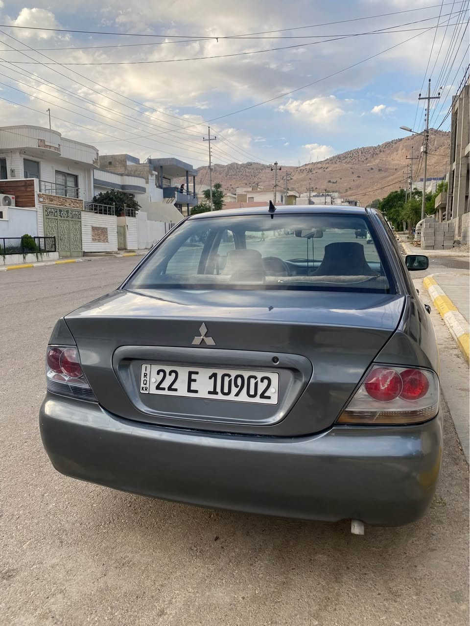 لانسەر  ٢٠٠٧ بۆ فرۆشتن 
گێر ئۆتۆماتیک بۆیاخ کراوە بۆ جوانی  لەسەر ساغی دەعمی نیە  سەنەوی تازەیە تا ٢٠٣٠  نرخ ٧٠ گەڵا و مەجال 

*********** دار بنديهكان, السليمانية
