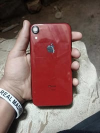 مبايل xr ذاكره 64 ما بدل بي شي نضيف بس الضهر مكسور وبطاريه خدمه ٧٢ بوب...