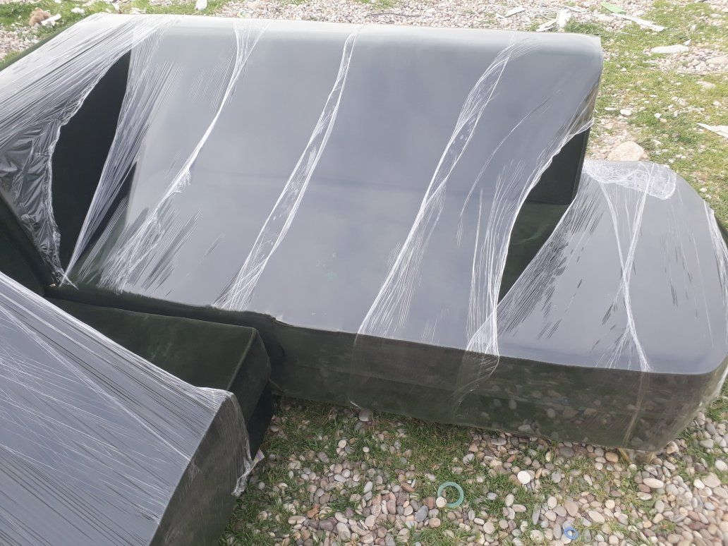 ئەم قەنەفە بۆ فرۆشتن شتێکی پاک و ئەسڵی.....
ژ.م***********
