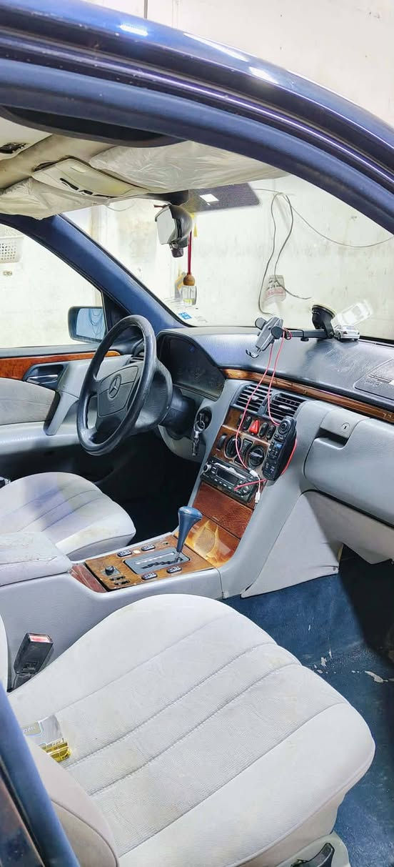 ام عيون 210 موديل 98
رقم نجف انگليزي
ب اسمي مكانها نجف
شرط المداور 
هزه جديده
سنويه 2027
محرك 4 سلندر بلادي 
تبريد شغال 
كهربائيات شغاله 
غرفتها نظيفه 
دشبول نظيف 
شواصي قواعد دبلات كله سليم
ضربة قويه ماكو فقط بالجاملغ الخلفي جهة السايق بسيطه جدا 
حداديه خلفيه مضبوطه 
حداديه اماميه 75%
خياسات بيها شي بسيط جدا يم التايرات الاماميه بدايه الدوسه فقط
و تجي تفحص و تقتنع 
السعر المطلوب / 58 و بيها مجال بسيط 
***********
