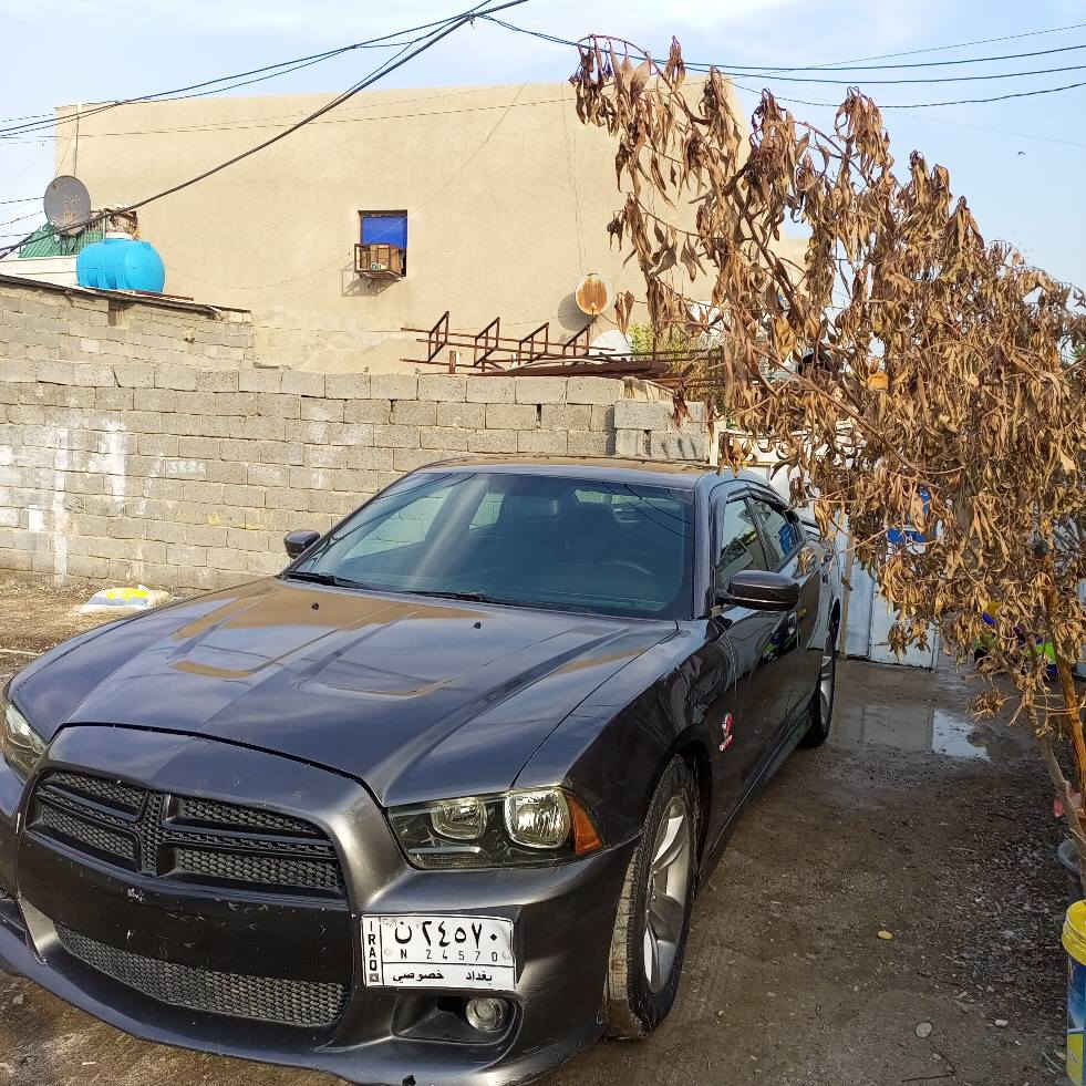 السلام عليكم جارجر 2014 rt5700
فول مواصفات عدى الفتحة كير محرك صدر جاهزة بدون نقص
صبغ جاملغ +بنيد +كلير باب فقط بدون داخل 
شاصي لغد مكفول
تخم تاير جديد ويل نجمة السعر 138 مجال بسيط مكاني بغداد حي العامل *********** بغداد, العراق
