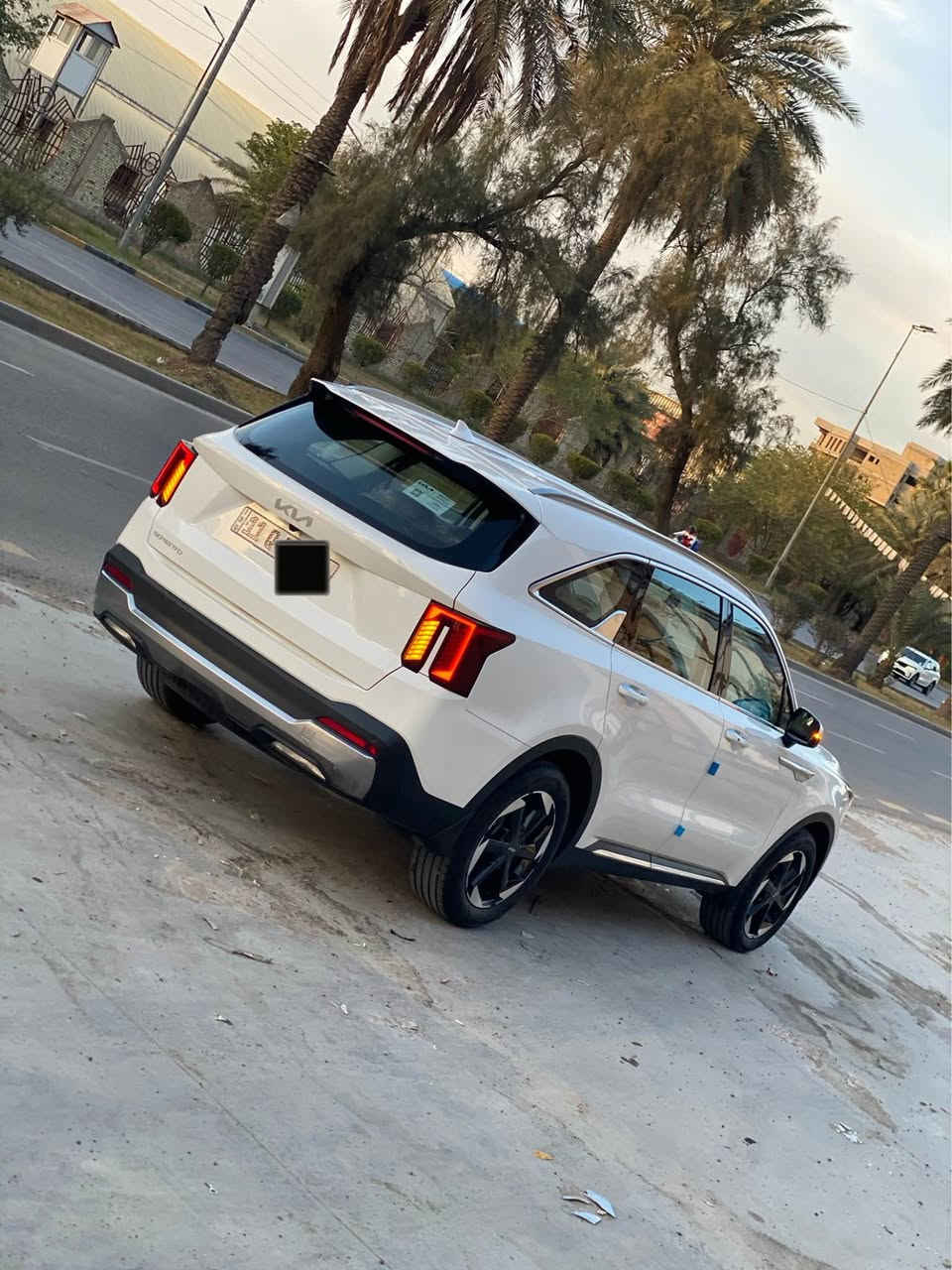 السلام عليكم 
🔥 كيا سورنتو 2024 – 4 سلندر 
ماشية 24  الف رقم بغداد 
⚙️ المحرك: 4 سلندر 2500
▪️ كشن السائق كهرباء 
▪️ ٤ مود قيادة 
▪️ ٧ راكب ٣ قطع تبريد
▪️جنطة كهرباء 
▪️بقية المواصفات المعروفة
للاستفسار 
*********** بغداد, العراق
