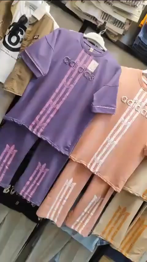 تراك محير بناتي (هاف) 
قياس 12 ---- 16 سنه
السعر  20 الف 🔥🔥
توجد خدمة توصيل 🚕🏍


**إذا كنت صاحب هذا الإعلان وتريد حذفه لأي سبب، رجاءا أرسل رسالة إلى الدعم الفني**