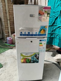 ثلاجة • عدد ٢ • شغالات