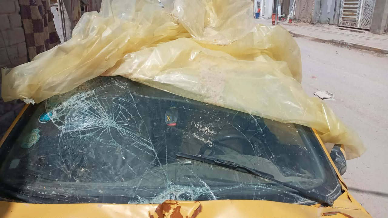 سلام عليكم سياره للبيع سياره حادث بجم صطحي مكينه وكير  شرط تخم تاير حداديه باتري عينه وصينيه وحداديه الله شاهد صار لي 7 يام من شادهن مكينه صارلهه 3 شهر رقم نكليزي موديل 12 رقم *********** شراي بي خير ويدلل
