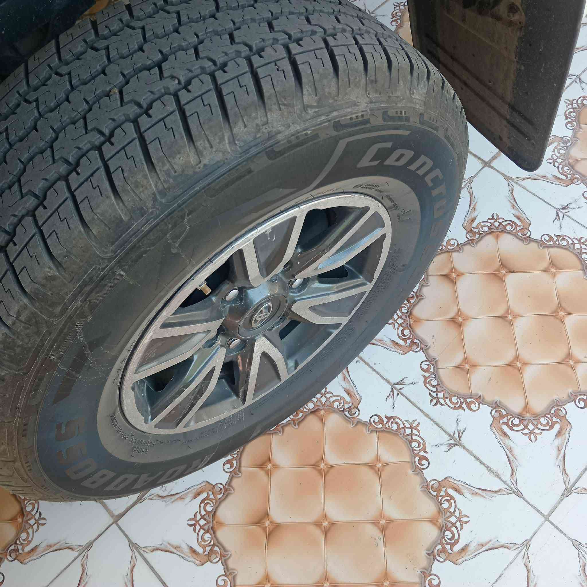 تويوتا لبيع موديل 13  رقم بغداد فور ويل عالي سياره خيرمن الله جديده تخم تاير جديد سونار اول تعليق سعر 187 عنوان ديالى الخالص ***********
