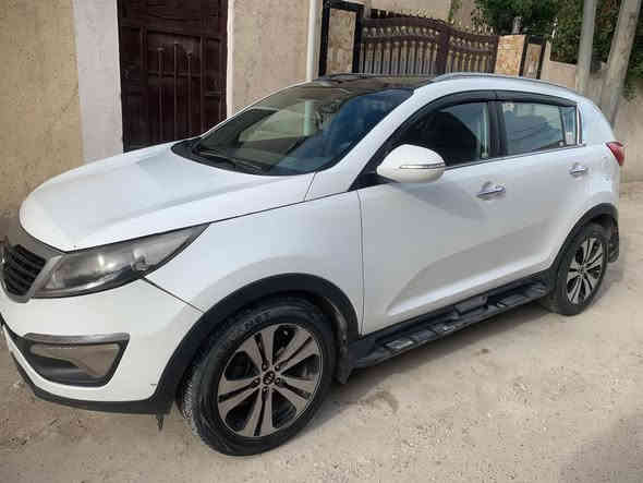 السلام عليكم .. من رخصة الادمن 
سبورتج خليجي موديل 2011 للبيع فول مواصفات 
بصمة عدد/2
بانوراما
مري شفط + اشارة بالمري
كشن كهرباء
تبريد بيانو 
كاميرا عدد / 2
كاميرا بالمراية
كاميرا في شاشة المسجل 
مسجل شاشة كبيرة
( بلوتوث . اواكس . يو اس بي )
تبريد جديد ( راديتر + بخاخ + كمبريسر + فريز )
تخم تاير جديد
بطارية جديد
ماشية 231 ألف وقابل للزيادة
السعر 142$ وبيها مجال بسيط 
للأستفسار الاتصال على الرقم ***********
مكان السيارة بغداد - الحرية
