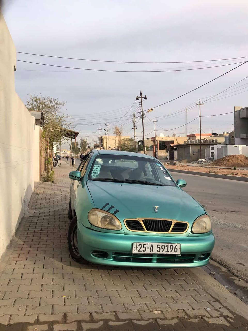 إسلام عليكم سيارة دايو لانوس للبيع  السعر 30 ورقه  مكاني كركوك   رقم موبايل ***********
