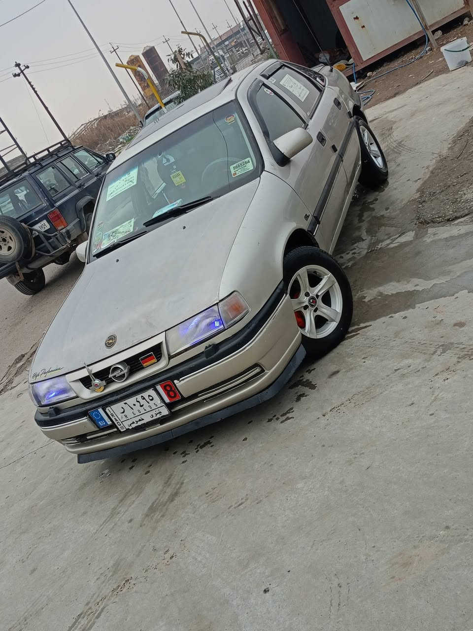 فكترا موديل 92حجم18اصل فصل
رقم نينوى الماني سنوية عضم 2028كابون بانزين بيها 
شرط التحويل من الشرعي 
مكينه وكير شرط كصه 
طخم خلفي امامي كلو جديد مبدل
طخم تاير جديد +ويلكب مصطره اصلي 
تنته سلايت +ستيرن بور 
غرفتها جديده مدوشمه 
فقط مصلح دواير والدوسات 
صبغ سقف جماليه بدون ضرر سياره شرط 
مكان موصل الايمن مطاحن شراي اتصل 
#السعر45_بي_مجال ***********
***********
