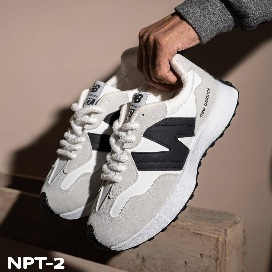 الأنظار كلها عليك مع New Balance 327! 😎✨
كوتش الخروج والجامعة الأول، مصمم خصيصاً لأصحاب الذوق الرفيع اللي مش بيتنازلوا عن راحتهم.
✨ مواصفات ومميزات المنتج:
✅ الخامة: خامات مستوردة عادية الجودة (مكس شمواه مع ميش مريح للتهوية).
✅ النعل: نعل حقن خفيف وممتص للصدمات + فرش داخلي مبطن للقدم.
✅ الوزن: خفيف جداً ومناسب للمشي والوقوف لفترات طويلة.
✅ الأمان: كعب ثابت ضد الانزلاق.
🎨 الألوان المتاحة:
▪️ بيج × أسود
▪️ أسود × رمادي
▪️ بيج × نبيتي
▪️ أوف وايت × أسود
📐 المقاسات: من 41 حتى 45.
📞 للطلب والاستفسار:
ابعتلنا رسالة مباشرة على رسائل الصفحة باللون والمقاس المطلوب، وهيتم التواصل معاك لتأكيد الشحن! 🚚


**إذا كنت صاحب هذا الإعلان وتريد حذفه لأي سبب، رجاءا أرسل رسالة إلى الدعم الفني**