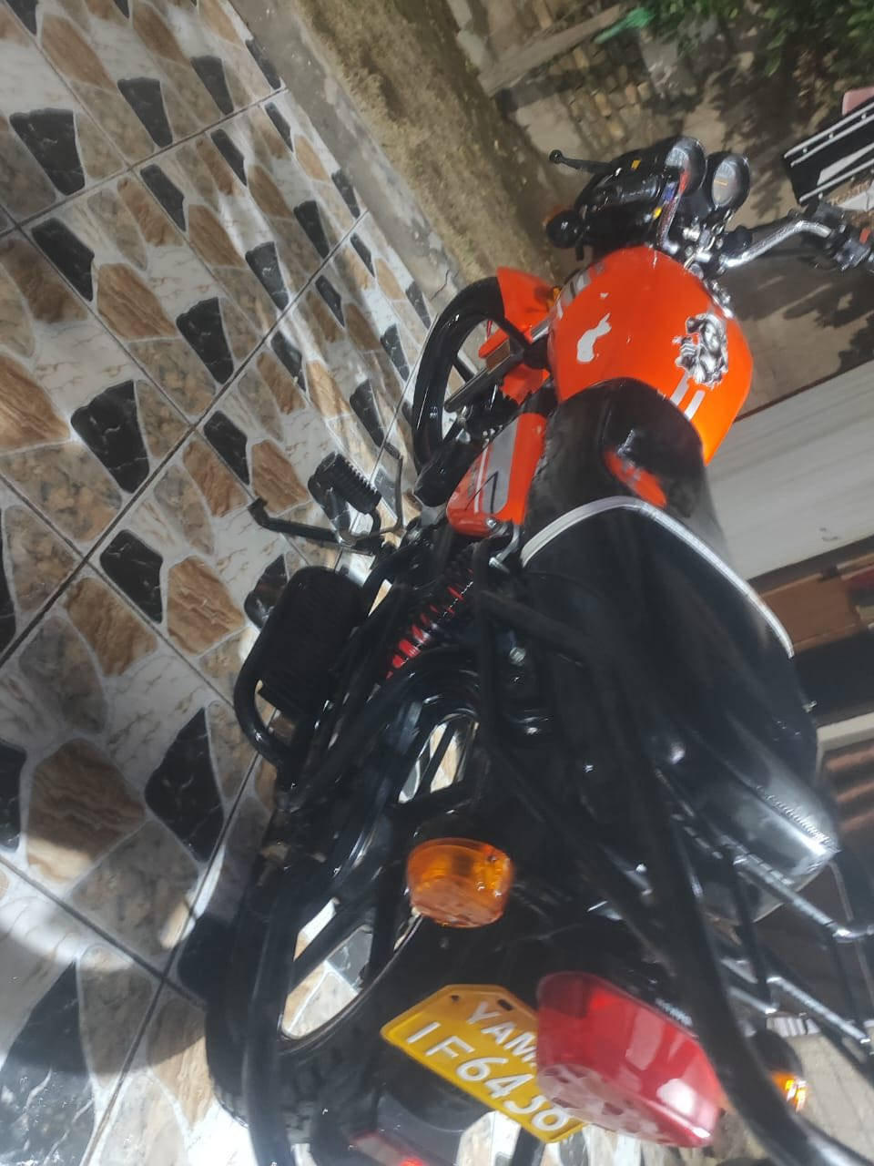 السلام عليكم دراجه دايون للبيع موديل 2022 مكينه 150الدراجه جديده نضافه 100/100  اوراق اصولي 
للاستفسار الاتصال ع هاذا الرقم ***********
