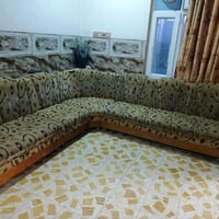 ديوان 9 أمتار خشب عراقي السعر 200الف لل تواصل 07750211503
