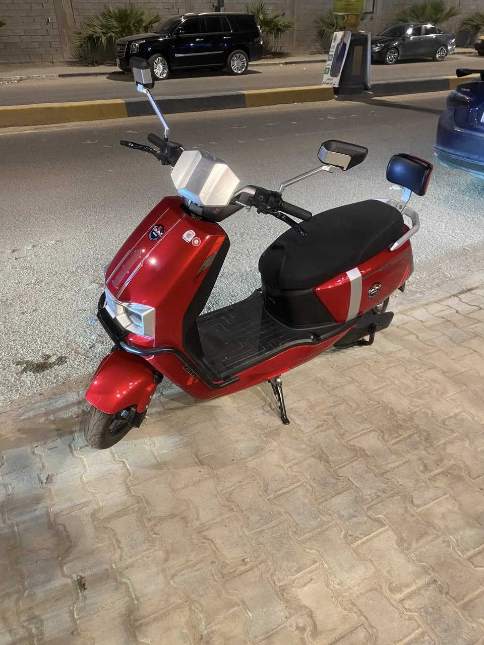 دراجه شحن ام عيون البيع صارله شهرين من أخذته جديده شوفت عينك كلشي بلاد احته وصل عندي مالاته دراجه بصمه السعر 800 مكاني بصره رقم الهاتف ***********
