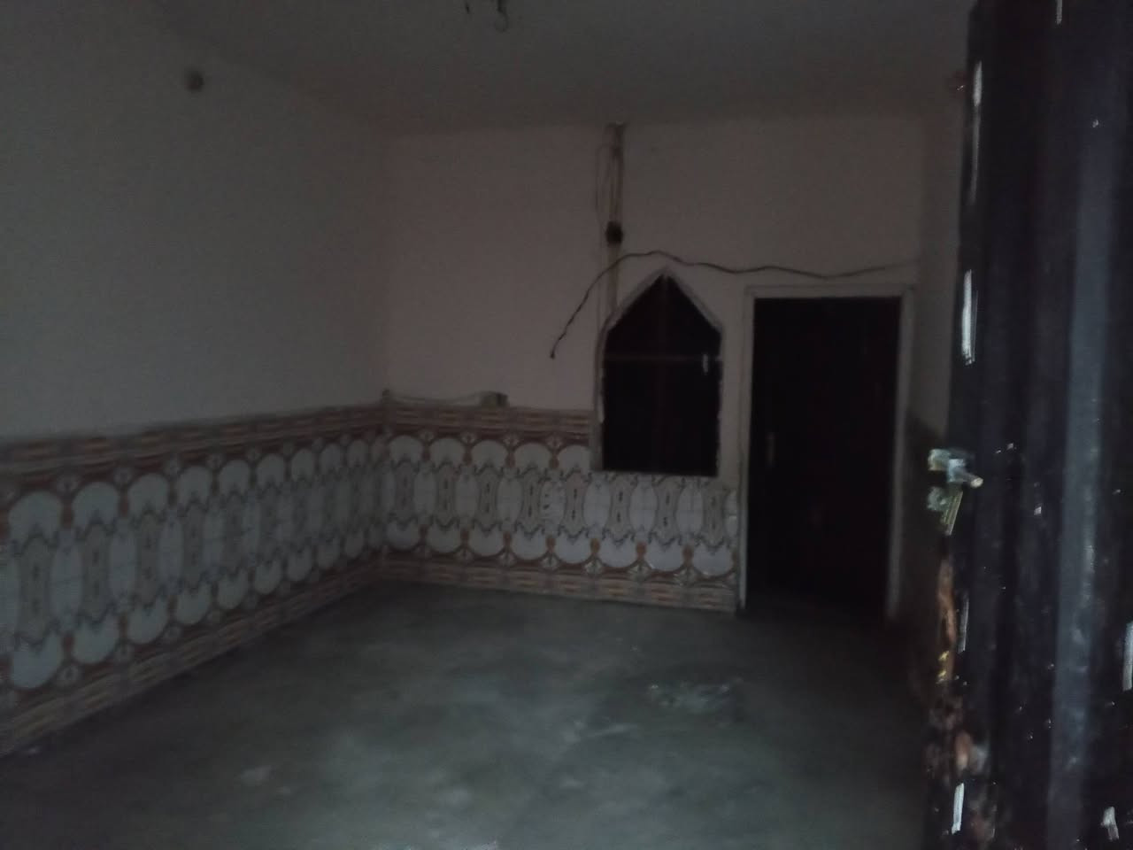 #
مشتمل للأيجار بالقرب من مدرسه دار البيضاء يتكون من غرفه نوم واحده وصاله ومطبخ وصحيات خارجيه 

الأستفسار 
***********
