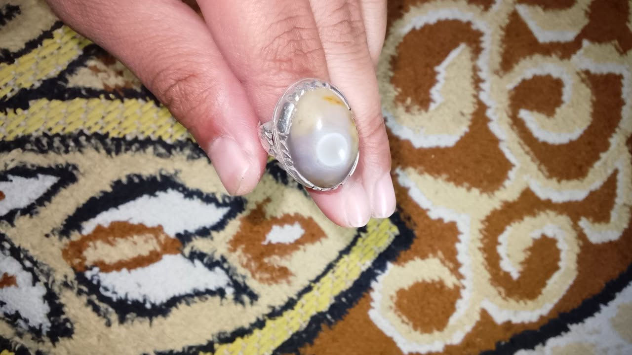 سلام عليكم محبس للبيع سليماني عين صريحة السعر 50 العنوان ناصريه سوق الشيوخ  رقمي ***********
