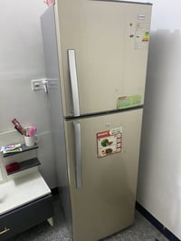 ثلاجه للبيع كلشي مابيه الشراي   07887969607 اتصال او واتساب @