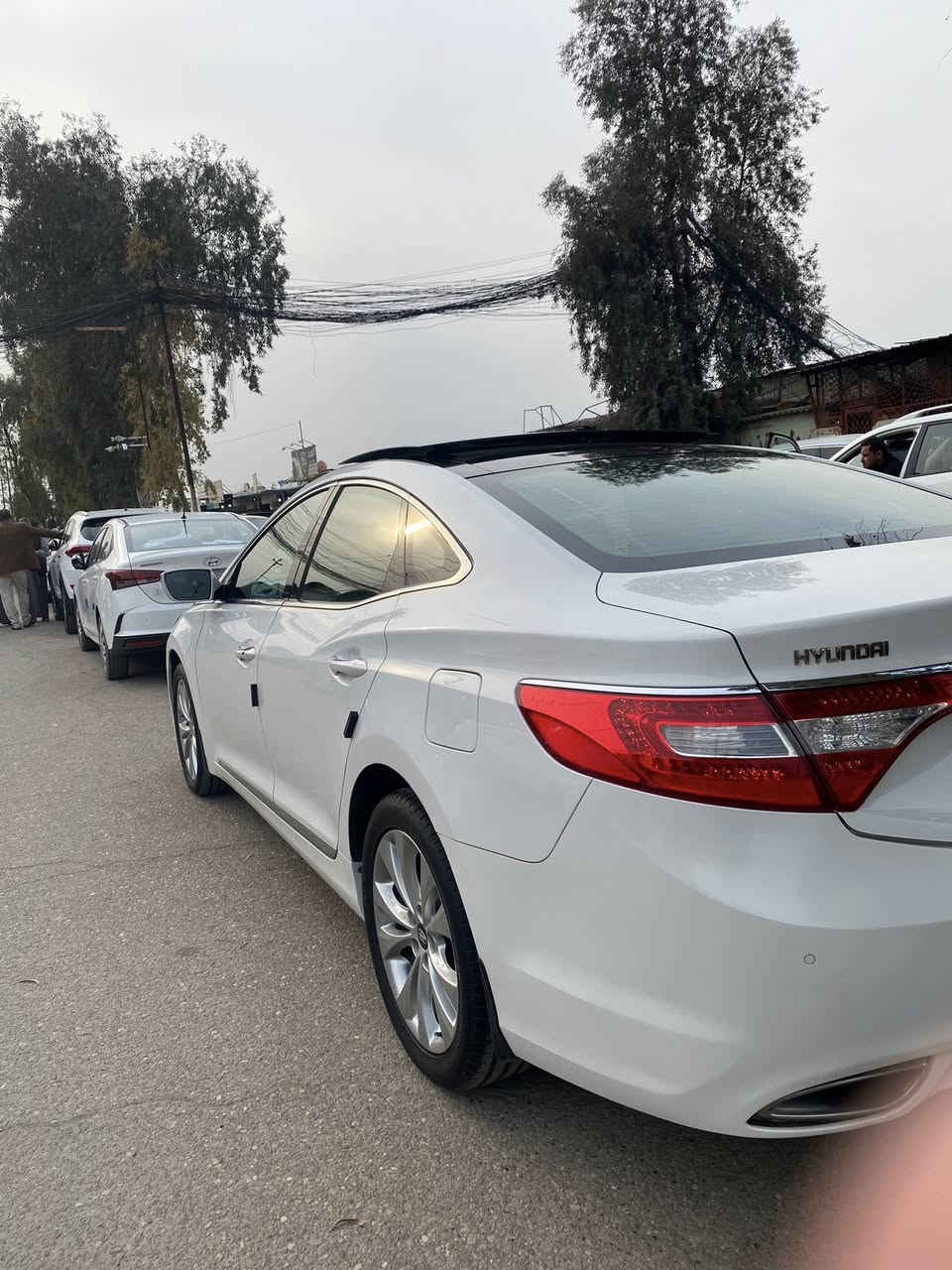 السلام عليكم 
هيونداي أزيرا 2012
كفالة عامة من الصبغ والبارد والتبديل سبير مانازل 
فول مواصفاتVip مكينة2400دوش شرط رقم نينوى الجديد باسمي شرط التحويل للتواصل على الرقم***********
