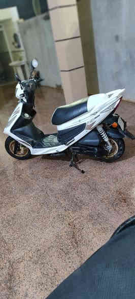 سلام عليكم دراجه سايم نحله للبيع مسجله سنويه ولوحات نضافه فول محرك مكفول كهربائيات كامله نكرة صلف السعر 1600 عنوان تأميم ***********
