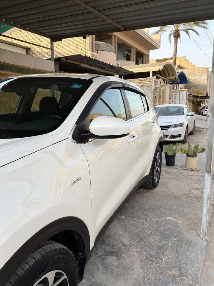 السلام عليكم كيا سبورتج موديل 2020 ماشيه 51 كم. وارد امريكي حادثه موجود بل الصور وبيه بارد بصيط بل البيبان الخلفيات مكانه بغداد جميله السعر 183 وبيه مجال   الرقم ***********
