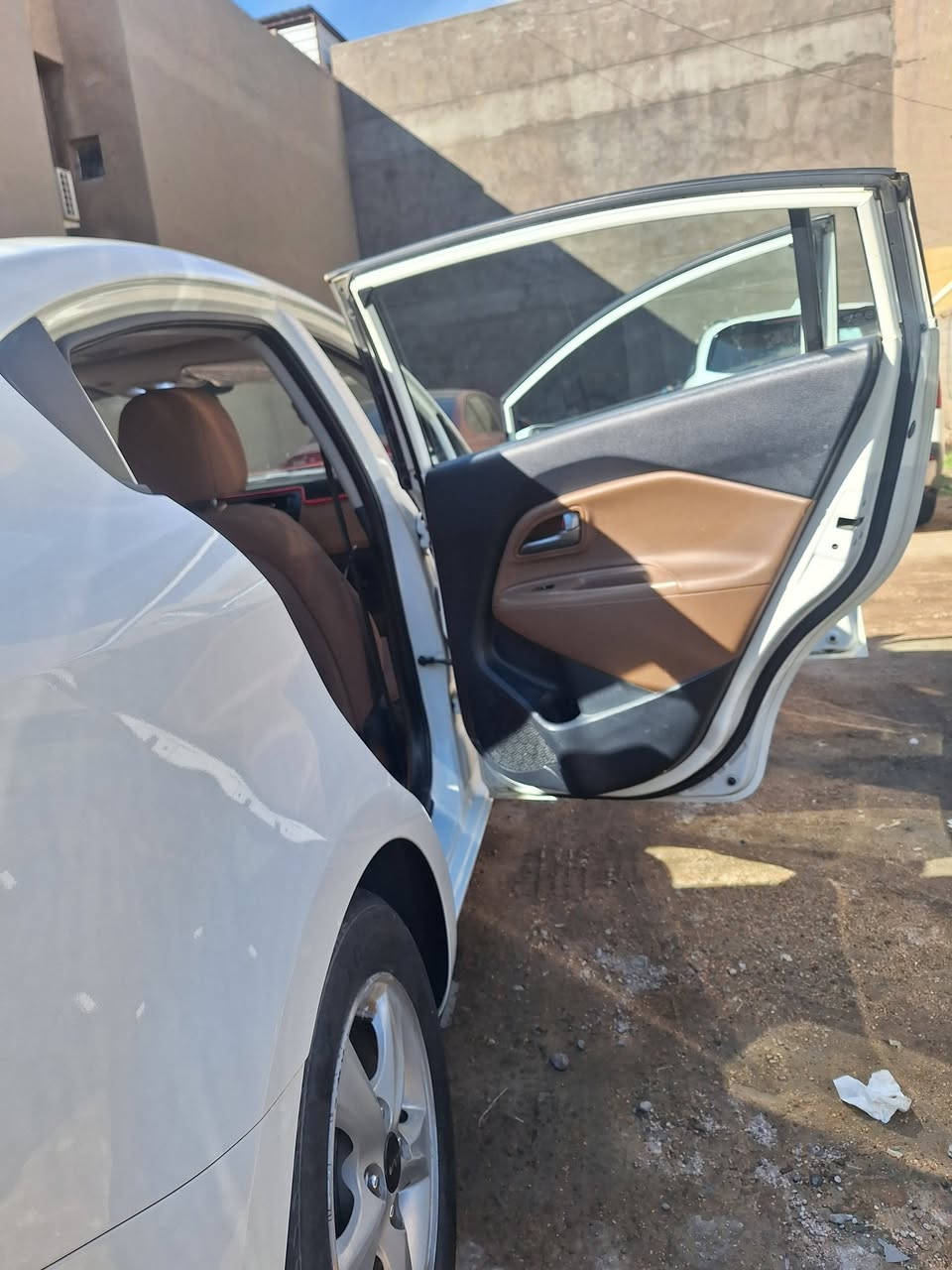 السلام عليكم للبيع كيه ريو2014 خليجي السياره مواصفات فتحه شاشه كأمره تحكم ستيرن مري شفط مكينه 1600 دوش قطرتين 
السياره مكينه كير حداديه تخم تاير جاهزه رقم سليمانيه سنويه ماساقطه تريد تحويل أو وكاله *********** اتصل مارد ع ماسنجر
