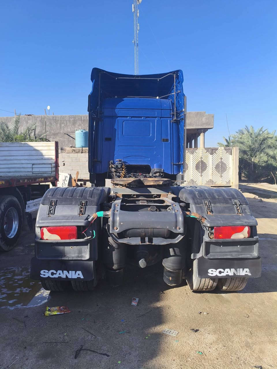 سلام عليكم للبيع سكانيه موديل 2005 مكينه R580 لاتنقيص ولاتبخير كير اوتوماتيك كلج بدون رتايدر سبرنك امامي سكس جوبلس خلفي كاسحة زعانف جددسياره مسجله حافضه بسنويه شراي تحول بسمه راس كبل ثاني يوم بسمه سعر 340$بيه مجال قليل الاستفسار رقم ***********
